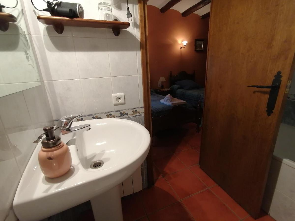 Cal Pons Bed & Breakfast Prades Bagian luar foto