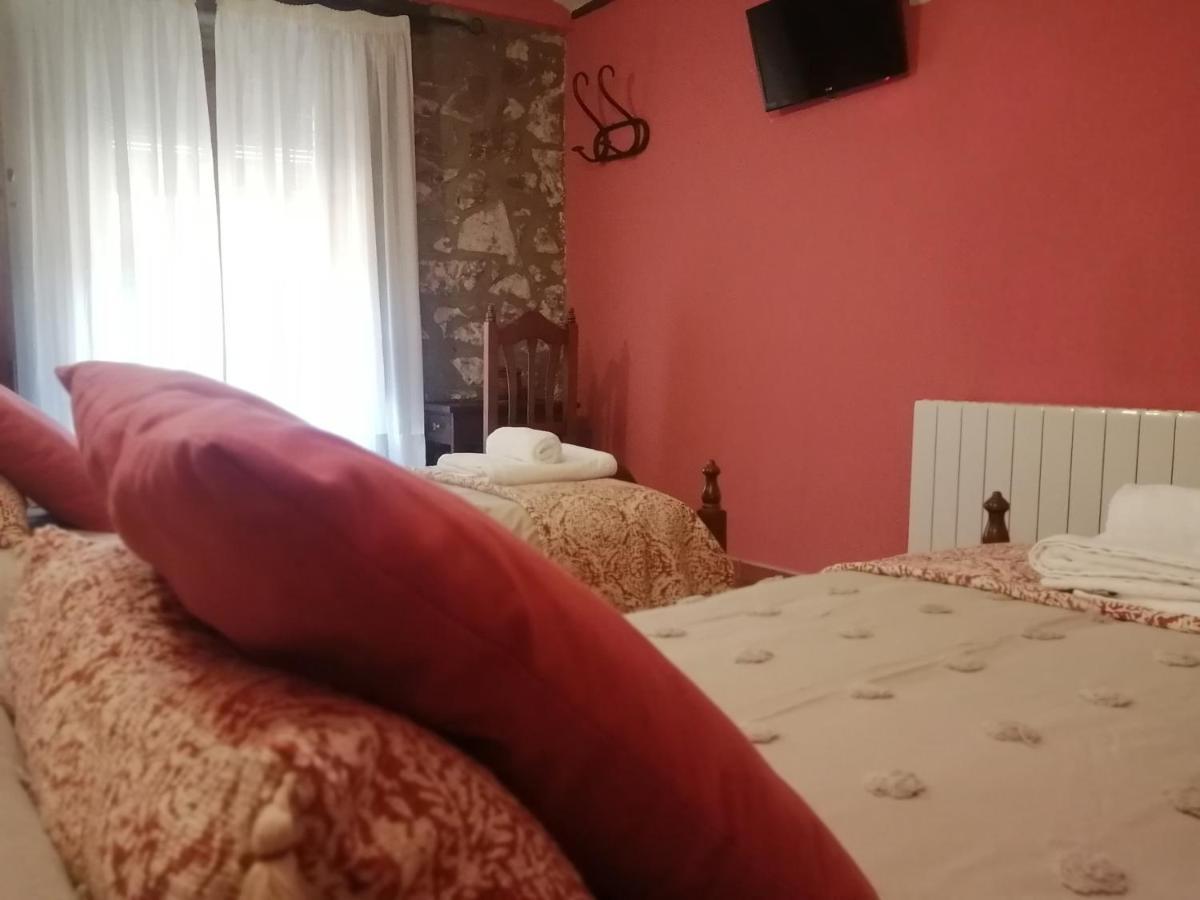 Cal Pons Bed & Breakfast Prades Bagian luar foto